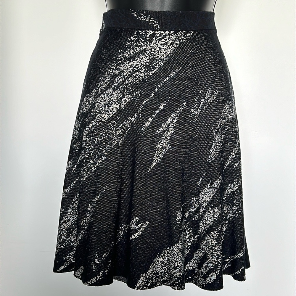 BCBGMAXAZRIA Karlie Black Jacquard A-Line Skater Skirt Women’s Small NWOT - Picture 4 of 16